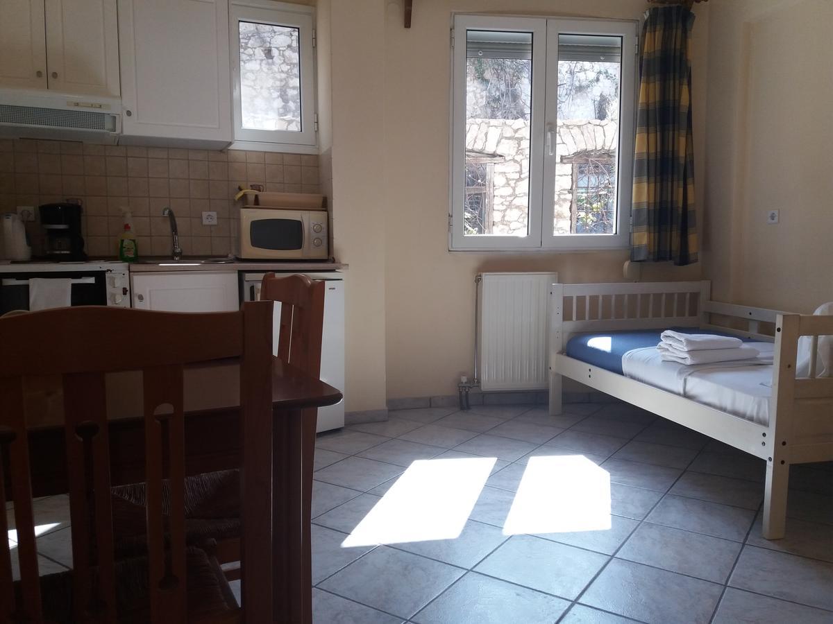 Eviali Apartments Límni エクステリア 写真